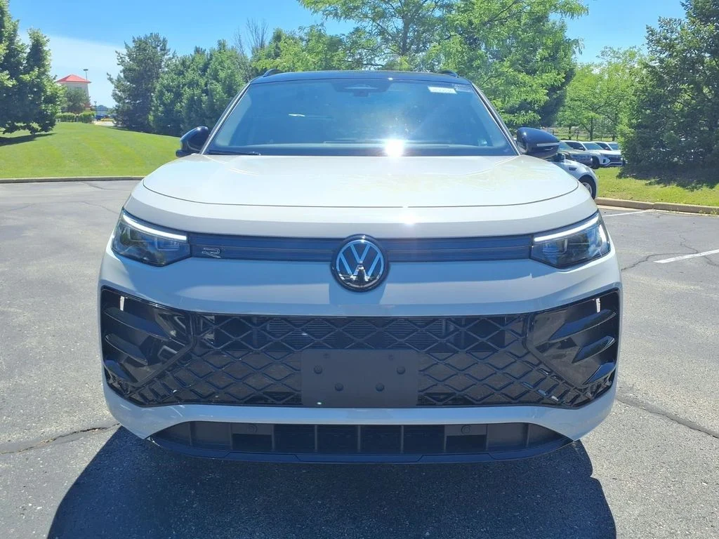 New 2026 Sandstone with Deep Black Roof Volkswagen SE R-Line Black image 6