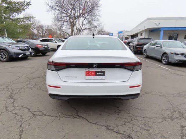 New 2026 Platinum White Pearl Honda SE image 5