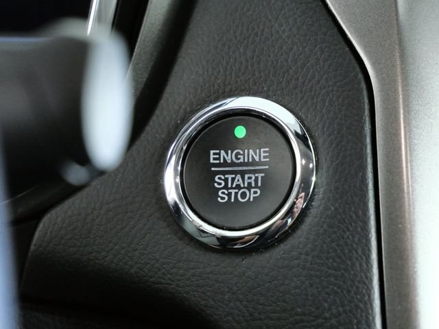 Certified Used 2020 Silver Ford SE image 26