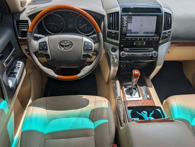 Used 2014 Blizzard Pearl Toyota Base image 12
