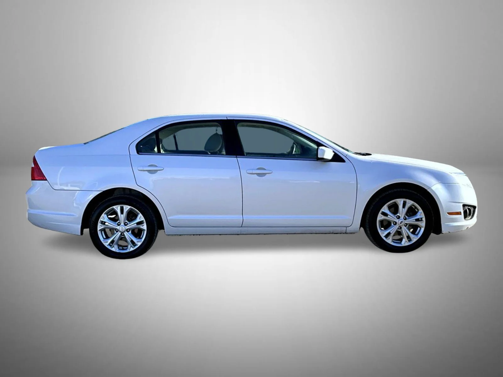 Used 2012 White Ford SE image 4