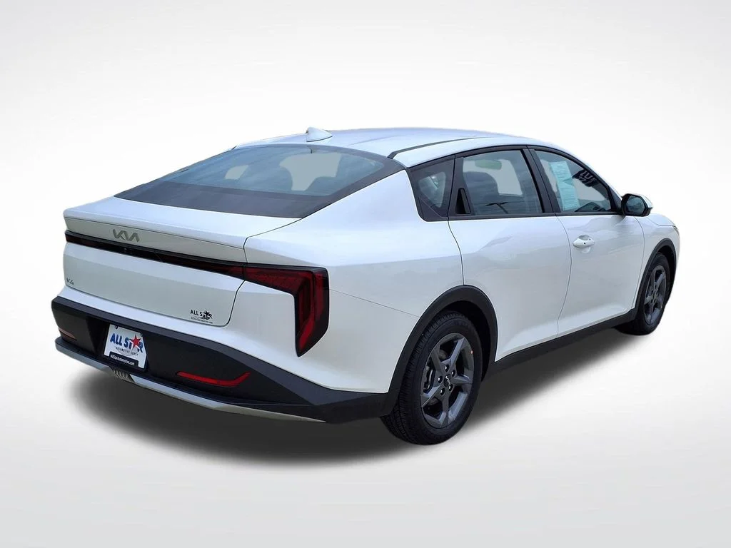 Used 2025 White Kia LXS image 8