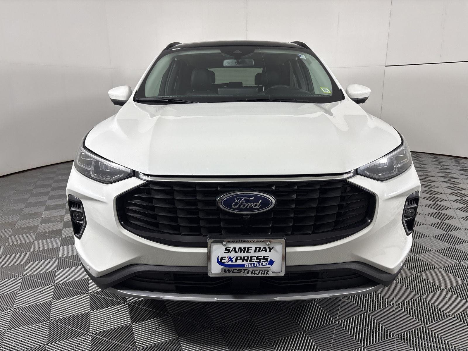 Used 2023 Star White Metallic Tri-Coat Ford Platinum image 2