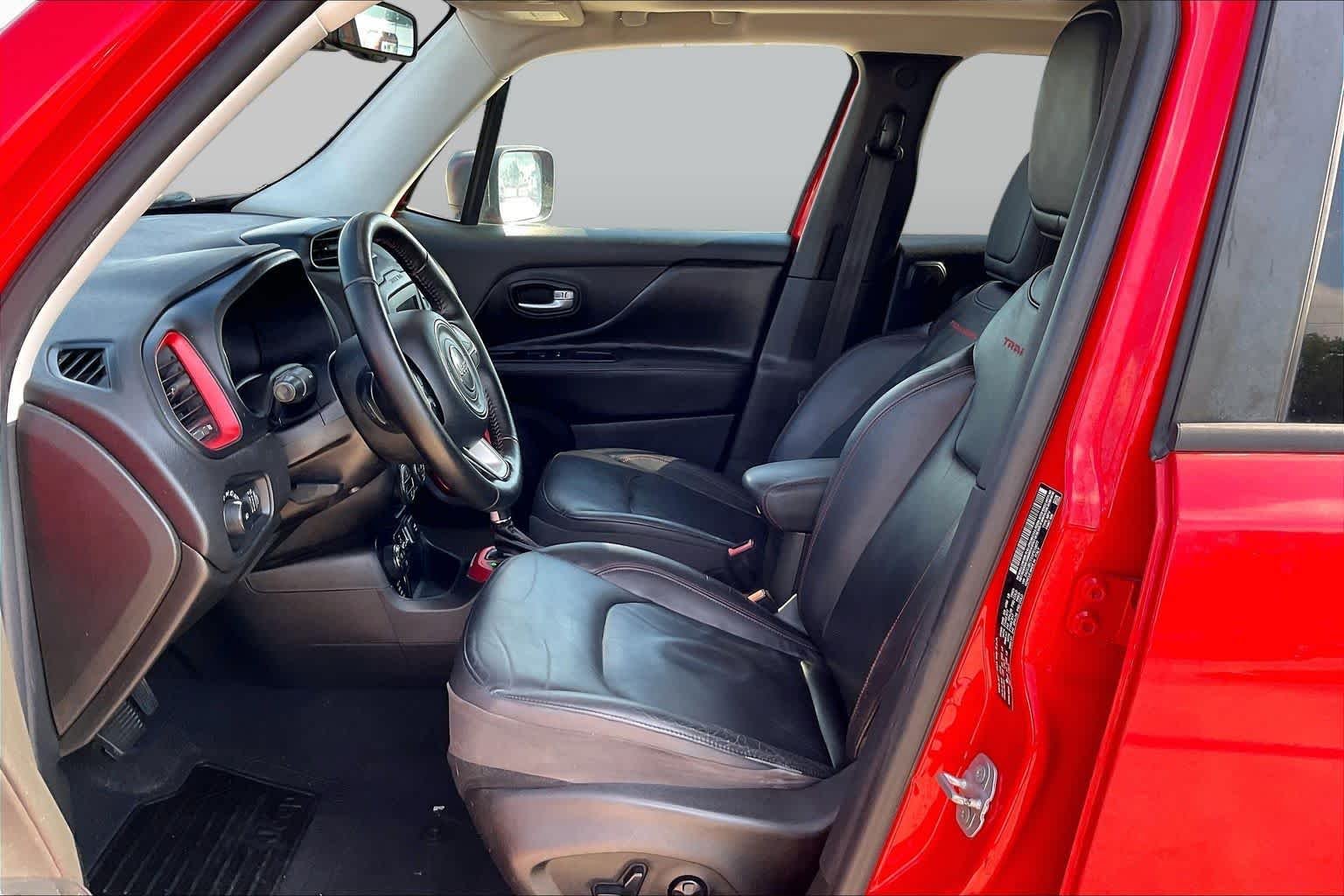 Used 2016 Colorado Red Jeep Trailhawk image 8