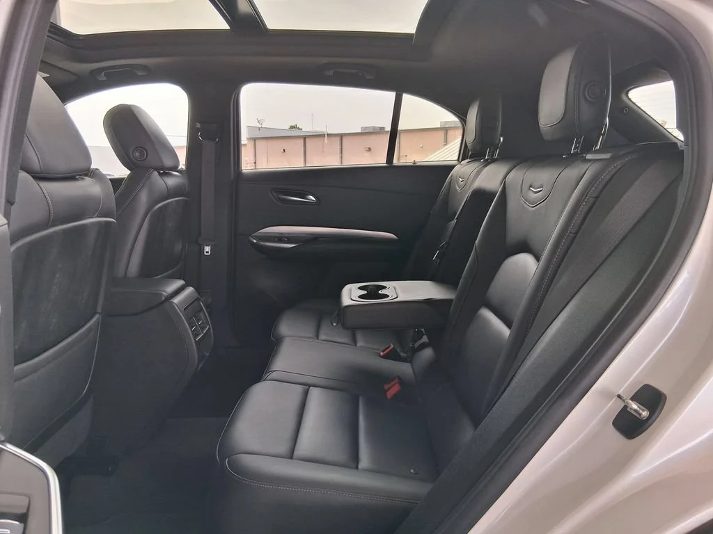 Used 2022 Crystal White Tricoat Cadillac Premium Luxury image 23