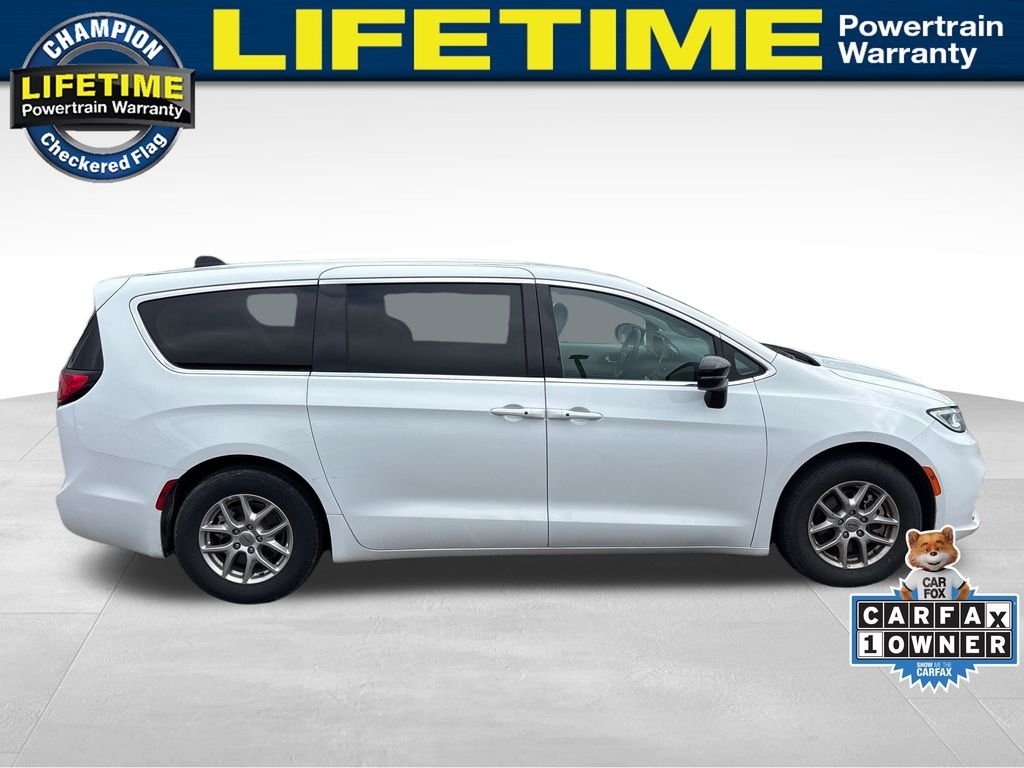2024 Chrysler Pacifica