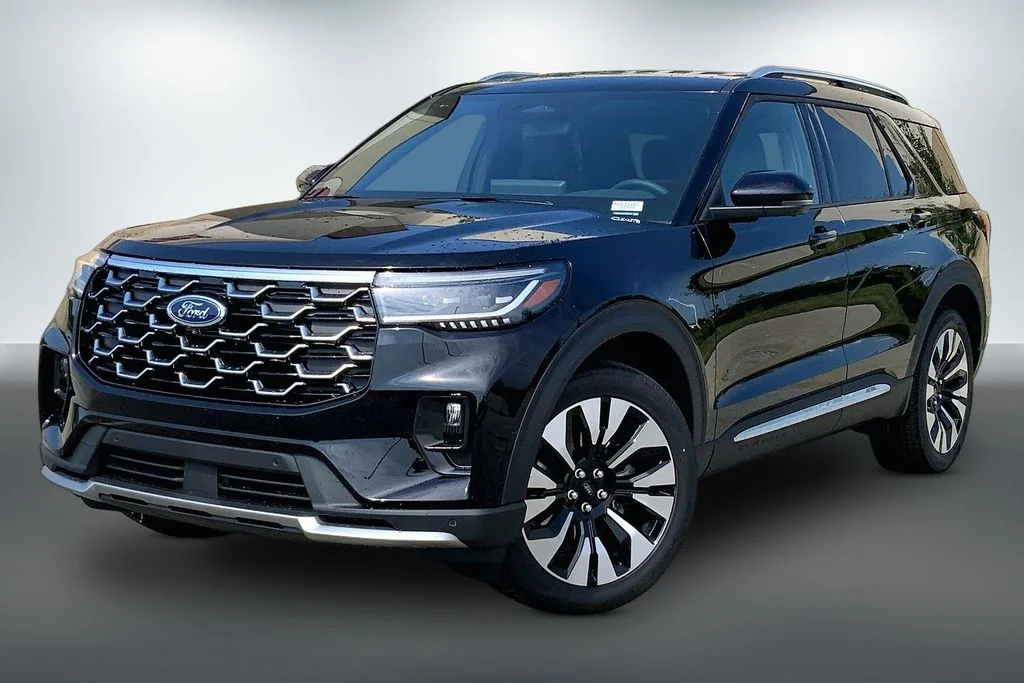 New 2026 Black Ford Platinum image 2