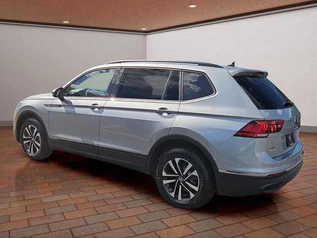 Used 2023 Silver Volkswagen 2.0T S image 27
