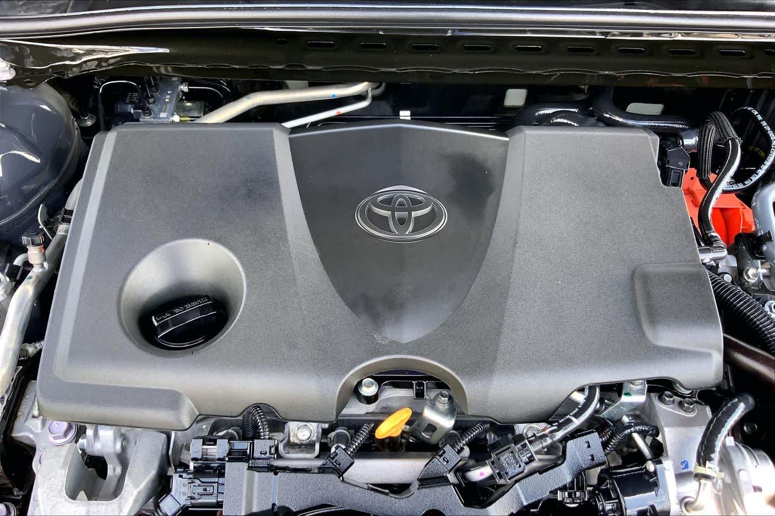 Used 2025 Underground Toyota SE image 32