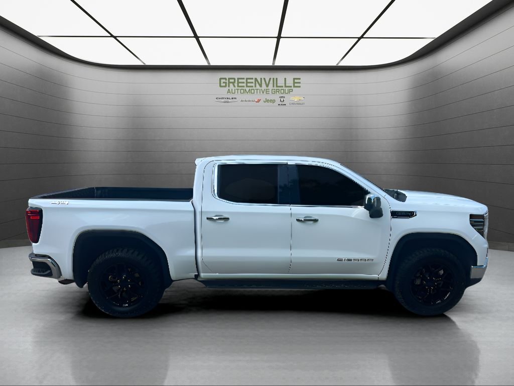 Used 2025 Summit White GMC SLT image 4