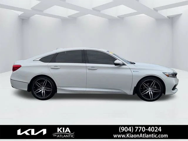 Used 2022 White Honda Touring image 2