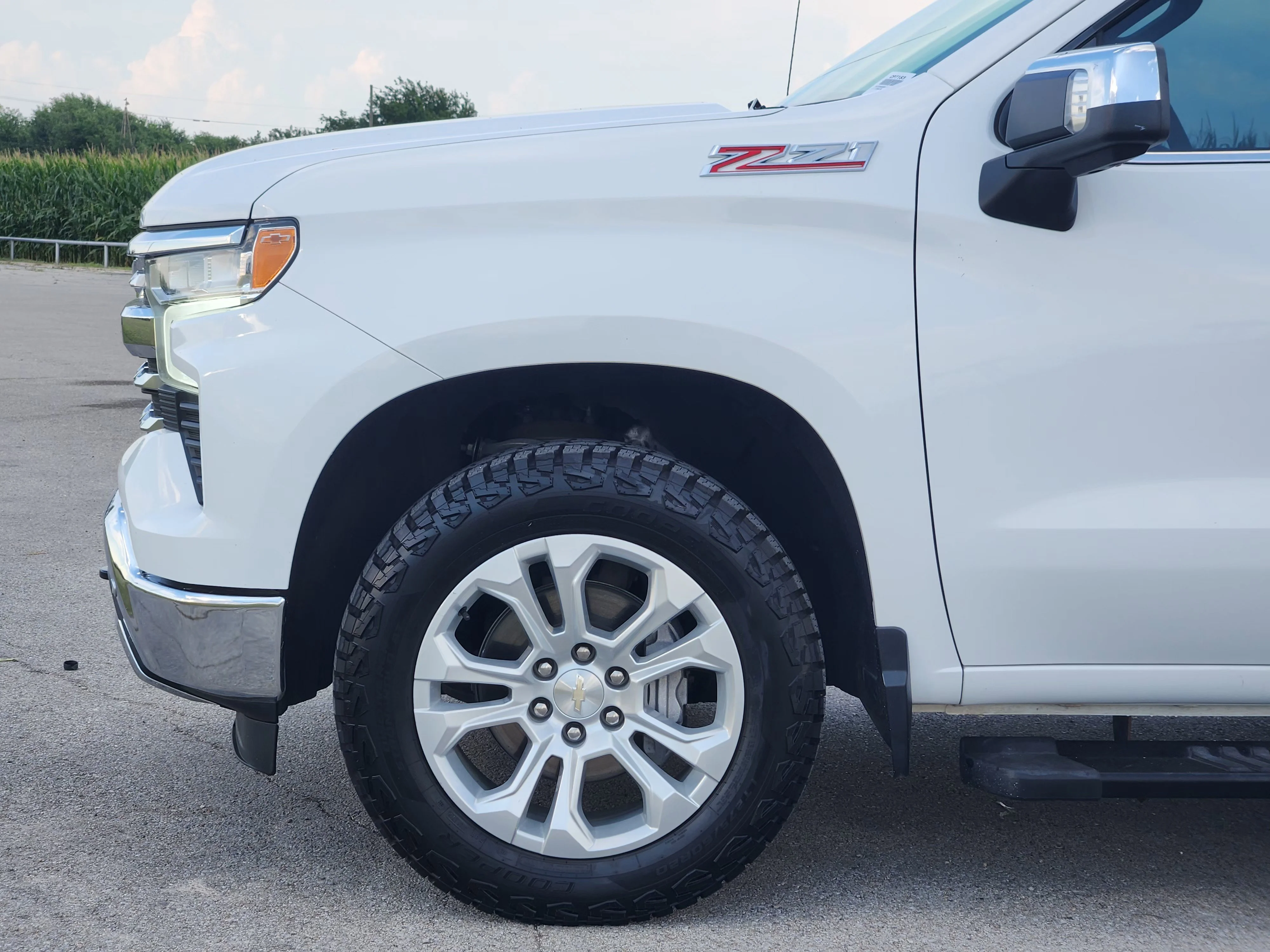 Used 2023 Summit White Chevrolet LTZ image 9