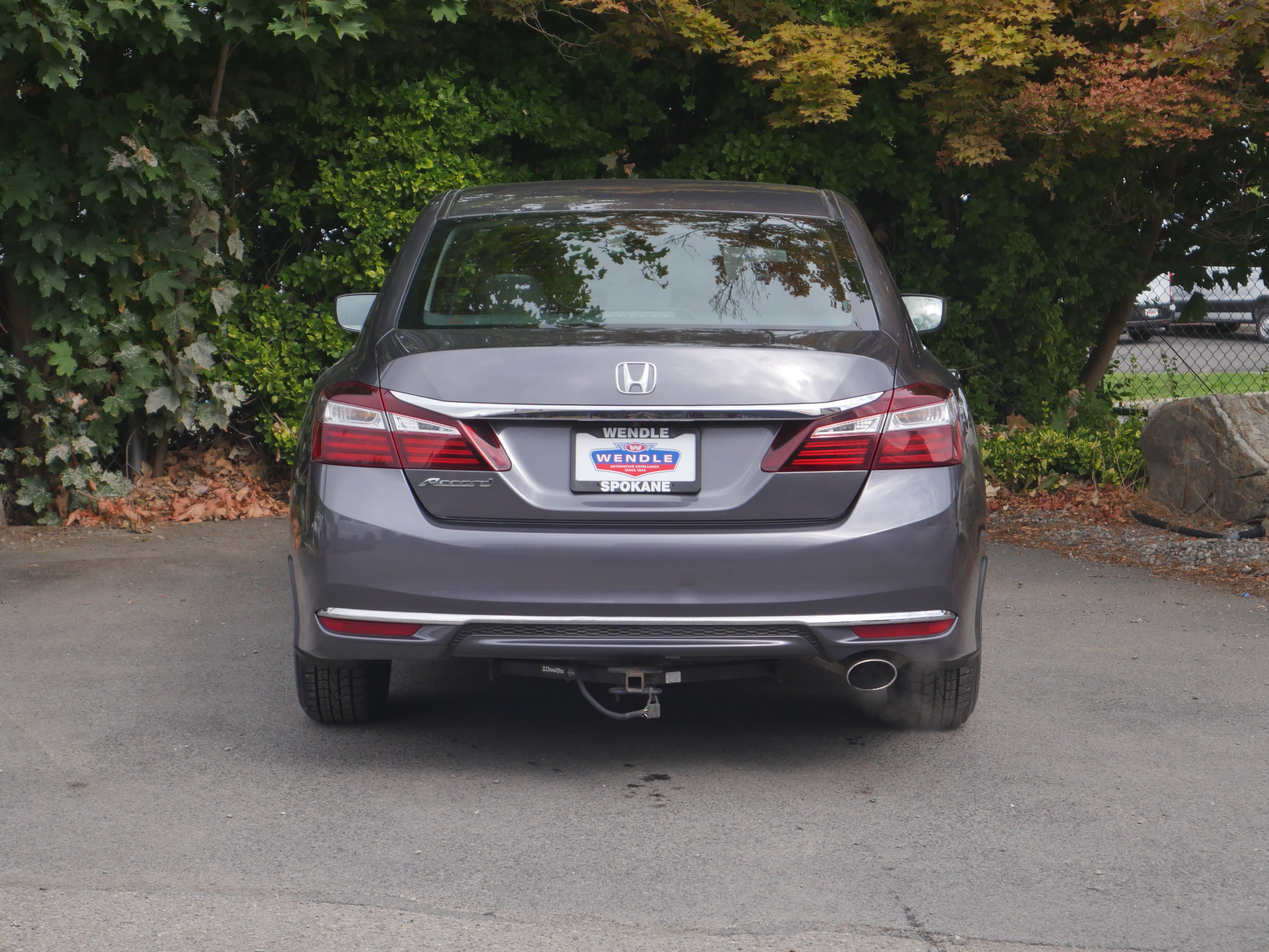 Used 2016 Modern Steel Metallic Honda LX image 19