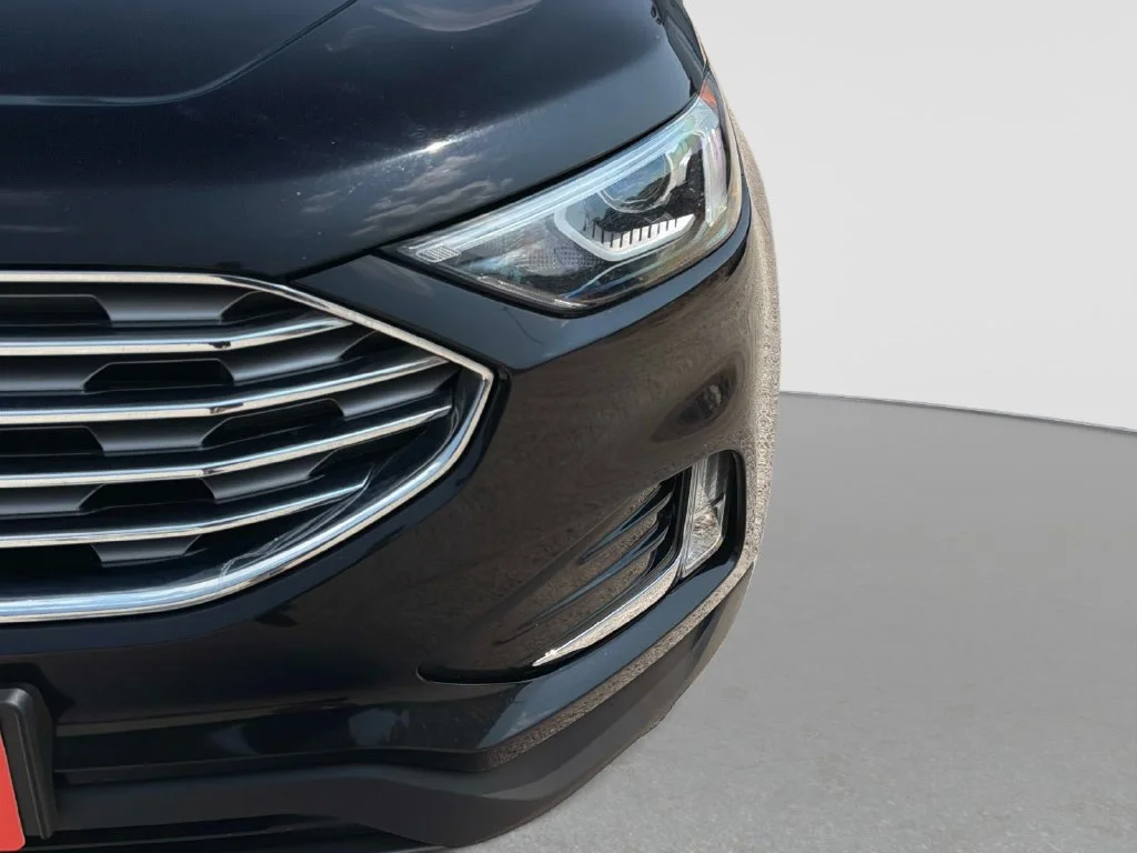 Used 2020 Black Ford SEL image 11