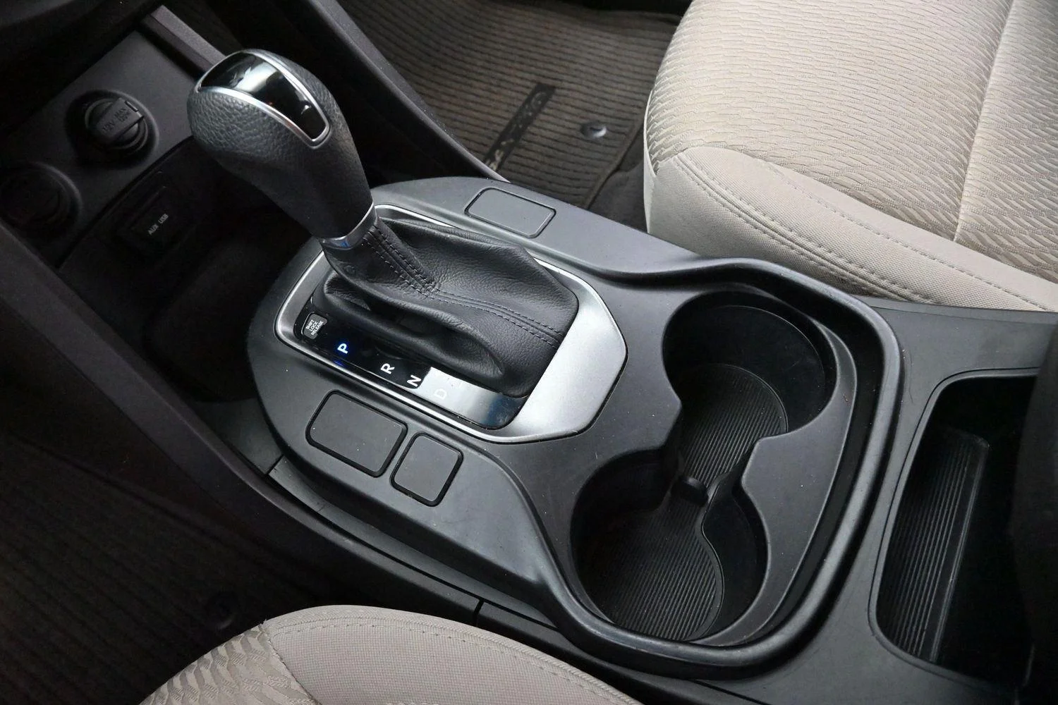 Used 2013 Cabo Bronze Hyundai Sport image 23