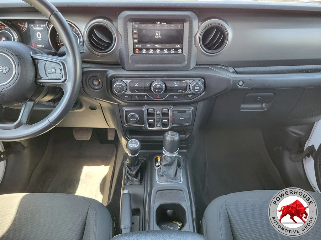 Used 2022 White Jeep Sport image 21