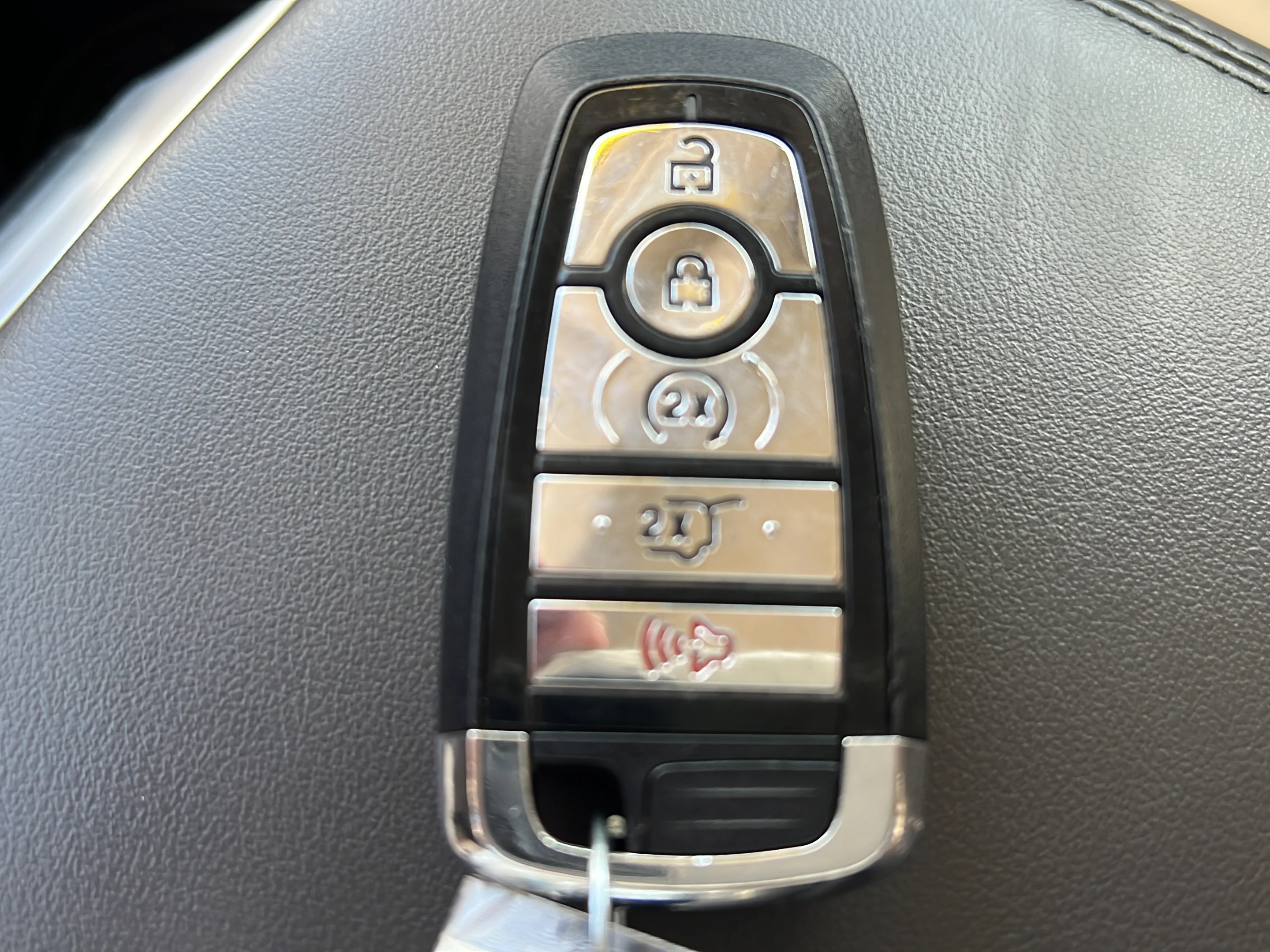 Used 2020 Red Lincoln Standard image 32