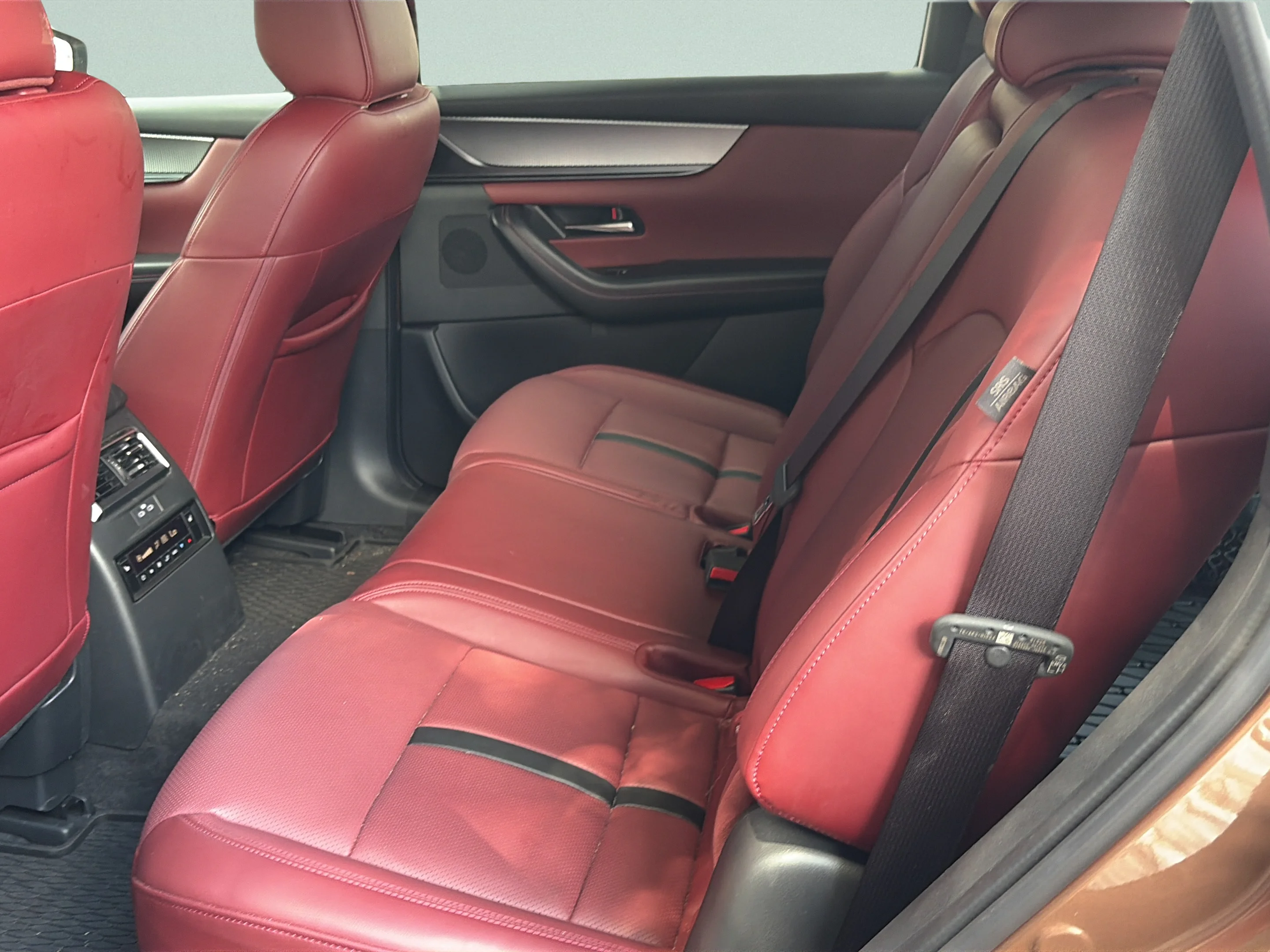 Used 2025 Melting Copper Metallic Mazda 3.3 Turbo Premium Plus Package image 11