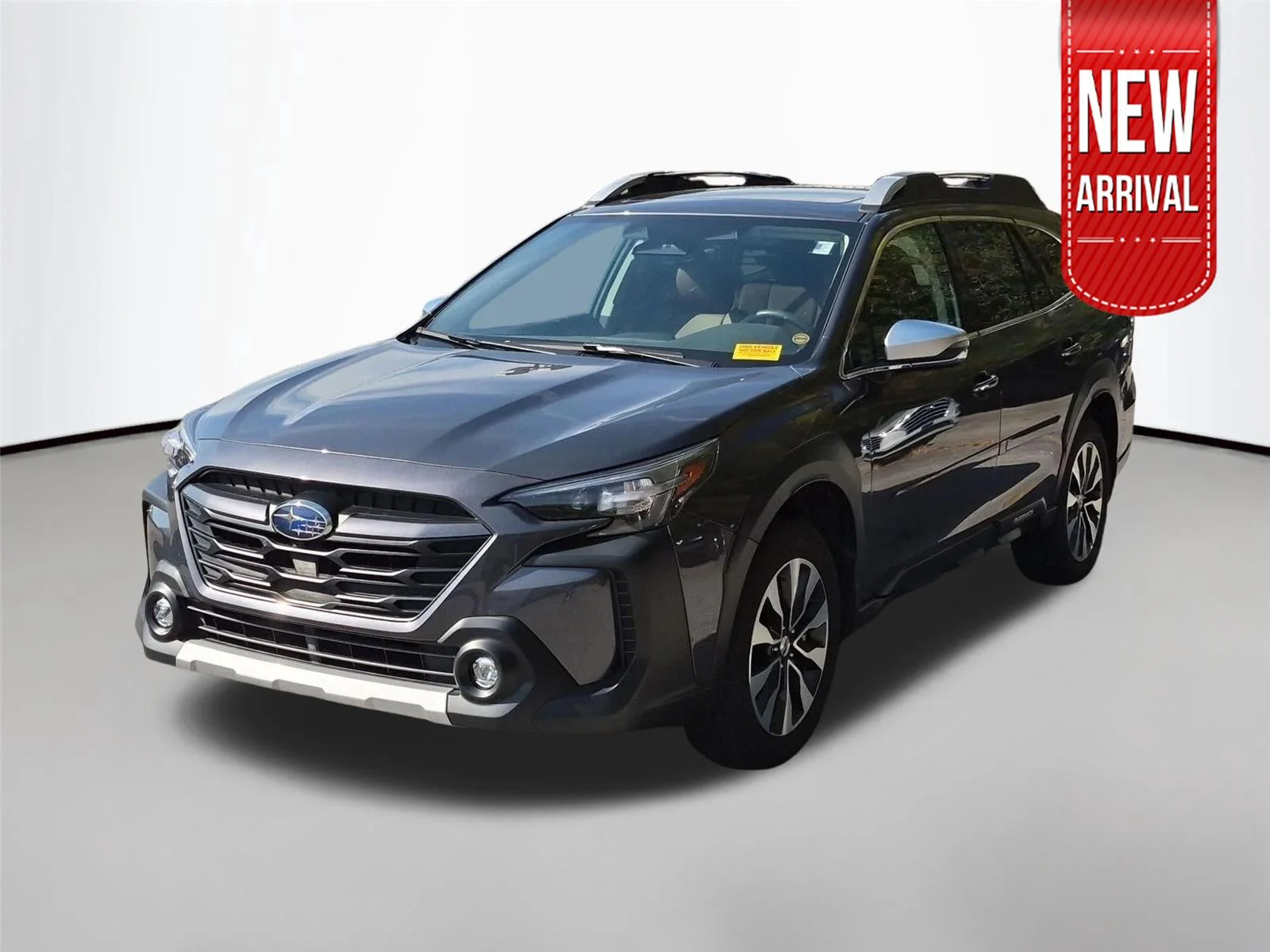 Used 2025  SUBARU TOUR image 1