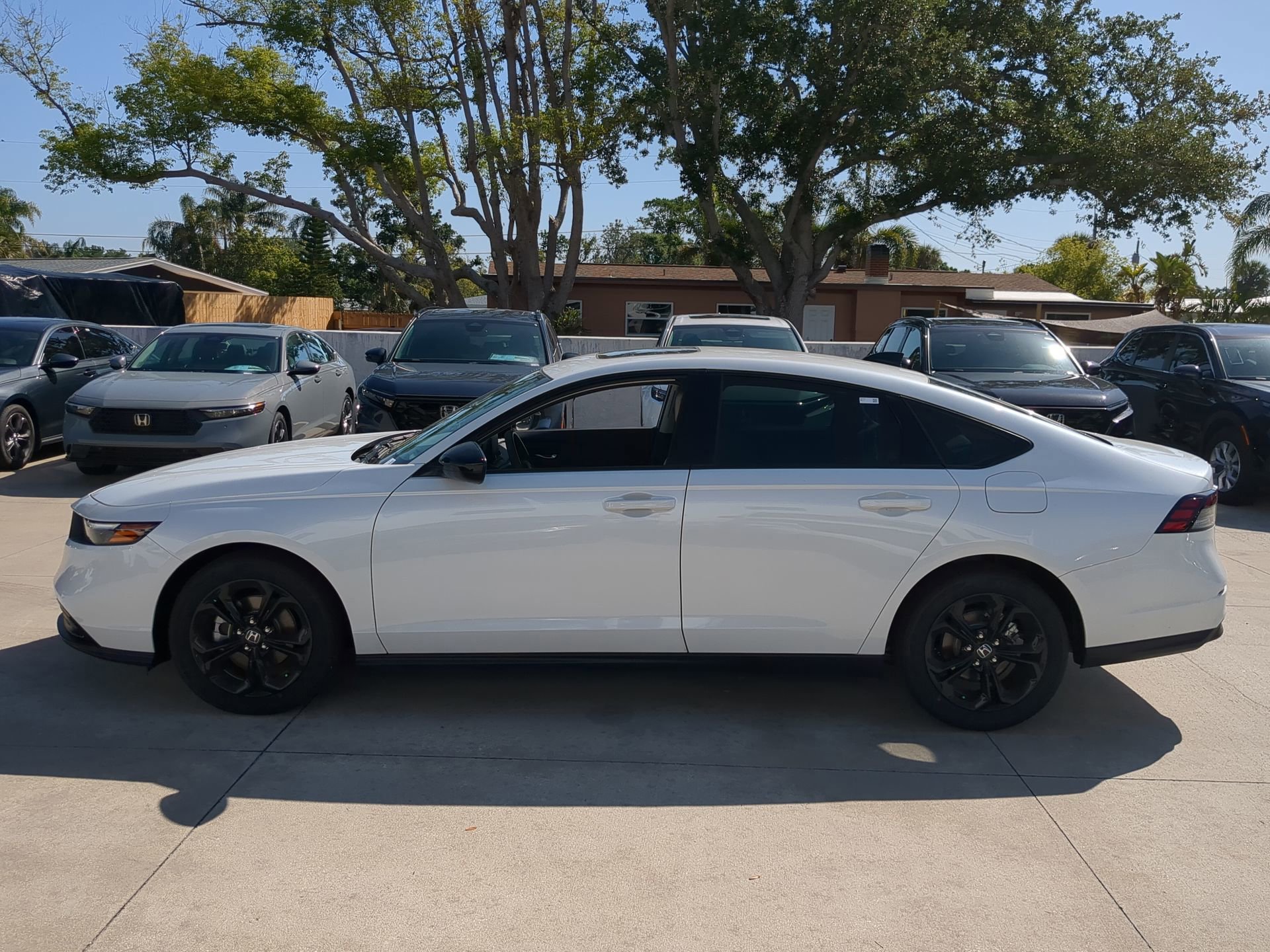 2025 Honda Accord SE - Photo 8