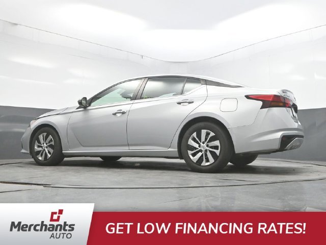 Used 2022 Silver Nissan 2.5 S image 39