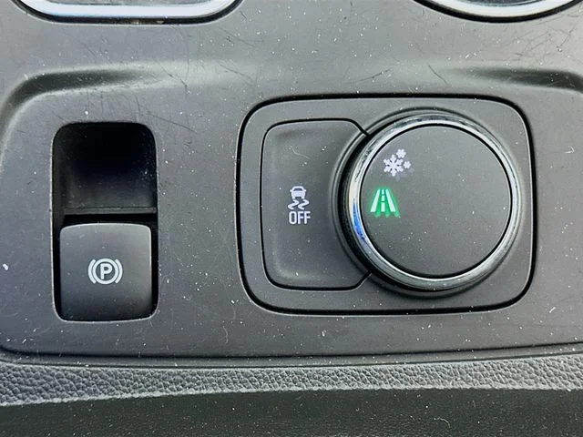 Used 2020 Silver Chevrolet LT image 21