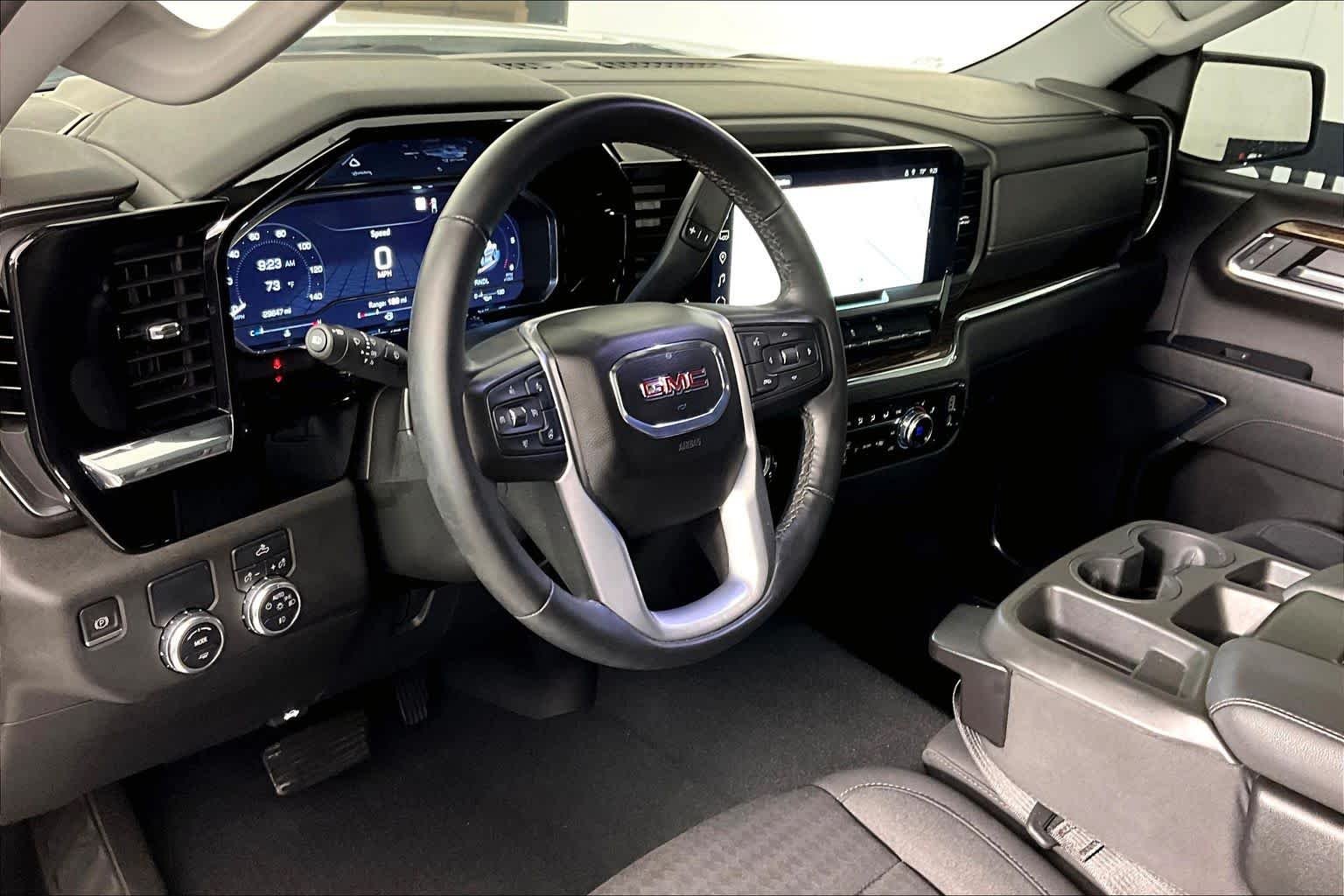 Used 2023 Summit White GMC Elevation image 18