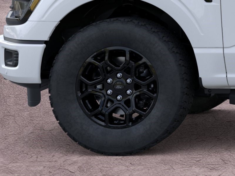 New 2026 Oxford White Ford XLT image 19
