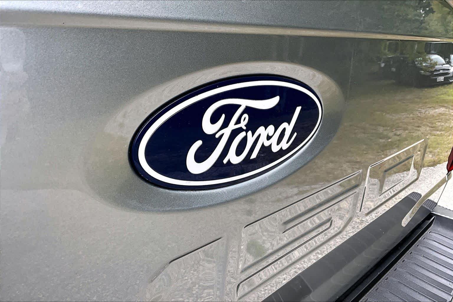 Certified Used 2025 Iconic Silver Metallic Ford XLT image 33