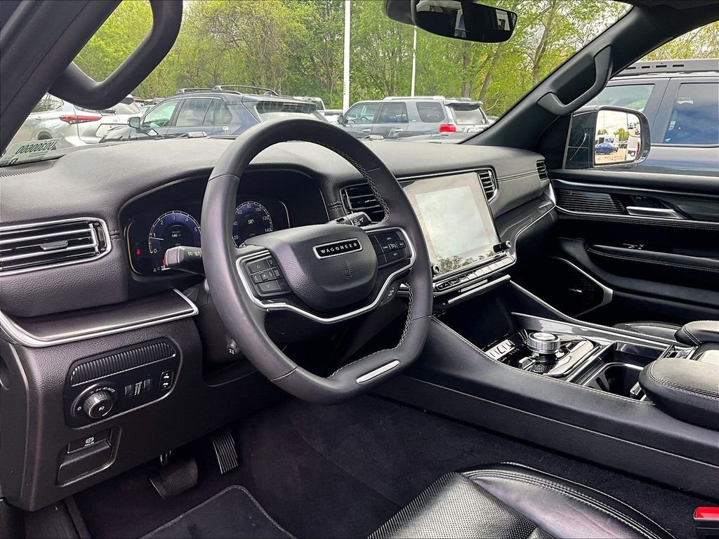 Used 2024 Gray Jeep  image 8
