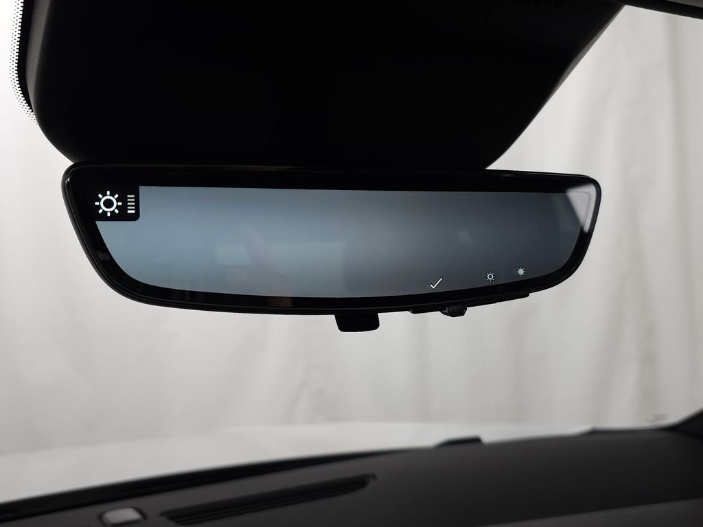Used 2022 White Cadillac Sport image 28