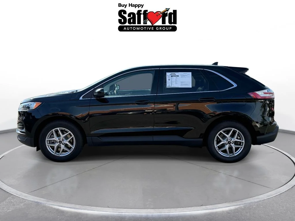 Used 2023 Black Ford SEL image 4