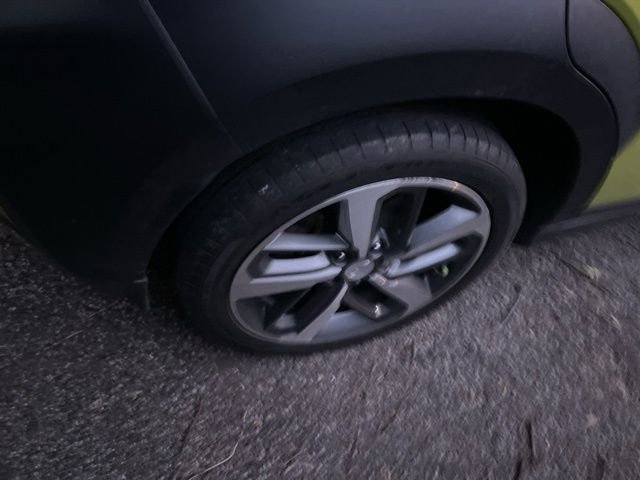 2020 Hyundai Kona Limited photo 3