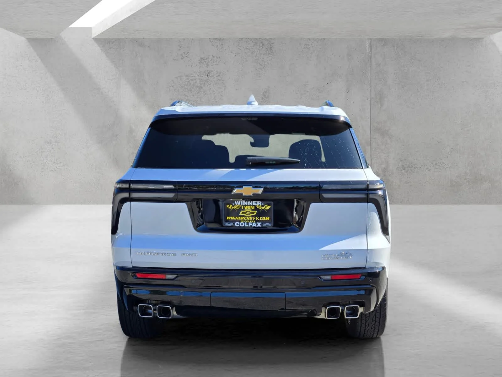 New 2025 Iridescent Pearl Tricoat Chevrolet High Country image 5
