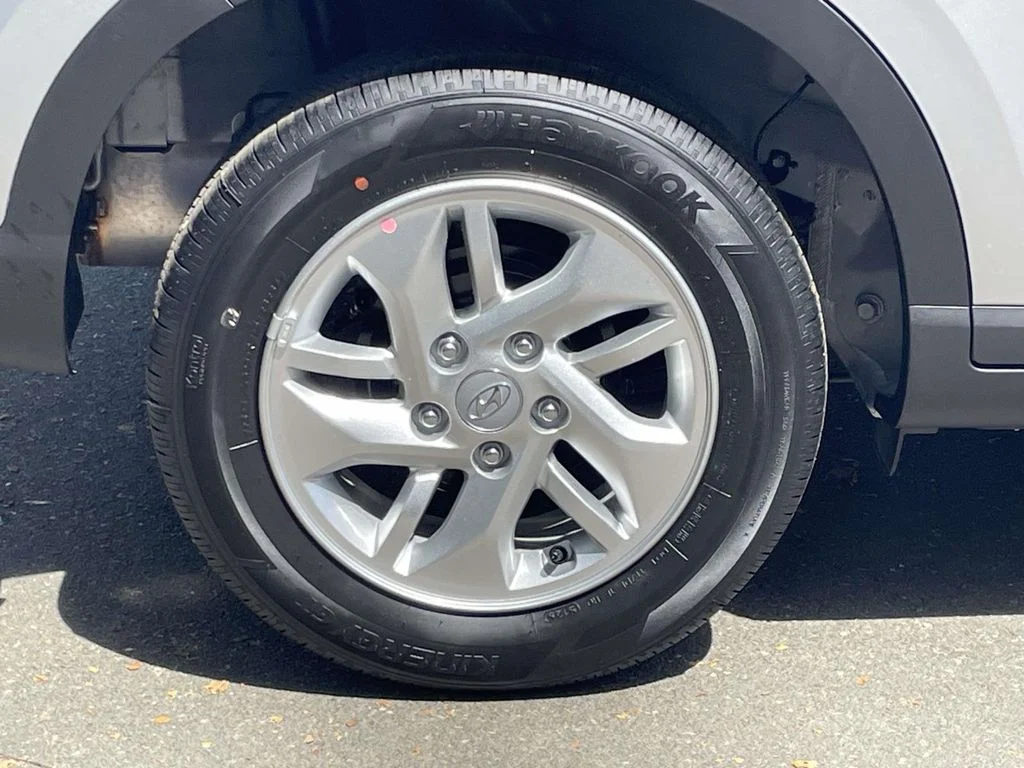 New 2026 Silver Hyundai SE image 7