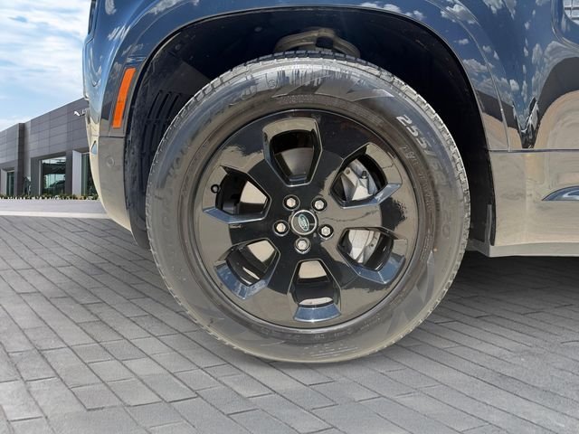 Used 2024 Black Land Rover X-Dynamic SE image 9