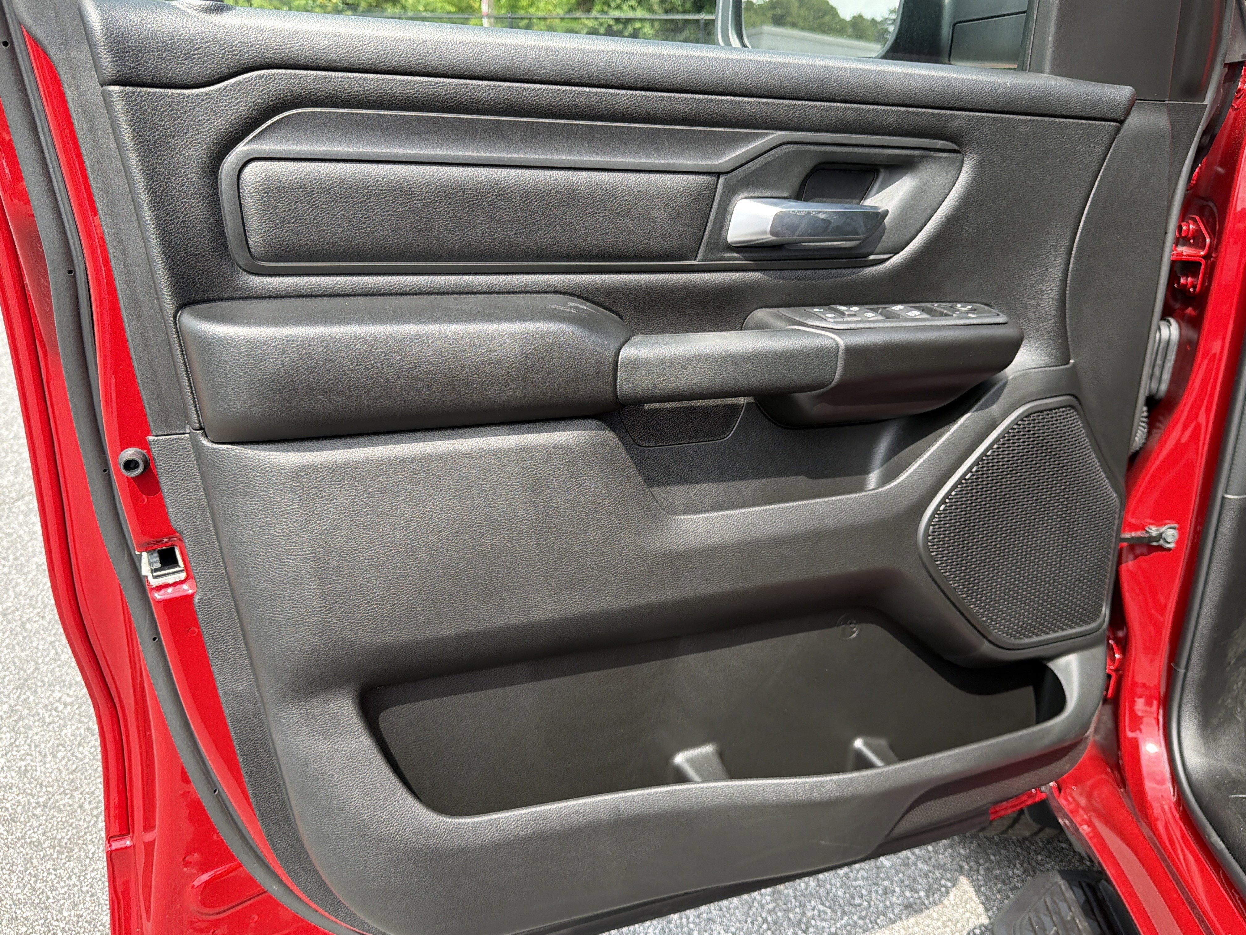 New 2026 Molten Red Pearl-Coat Exterior Paint RAM Express image 12