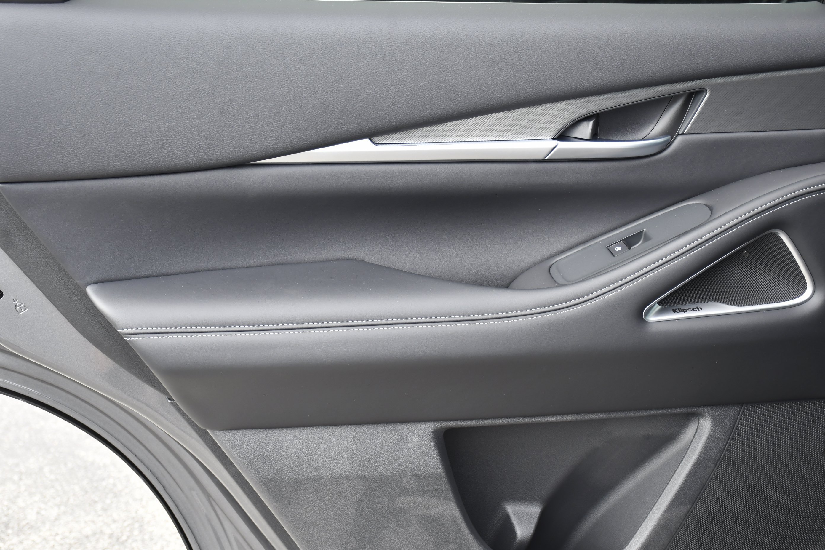 New 2027 GRAPHITE SHADOW INFINITI Luxe FWD image 29
