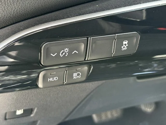 Used 2016 Gray Toyota Three image 28