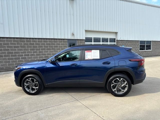 Used 2024 Blue Chevrolet LT image 9