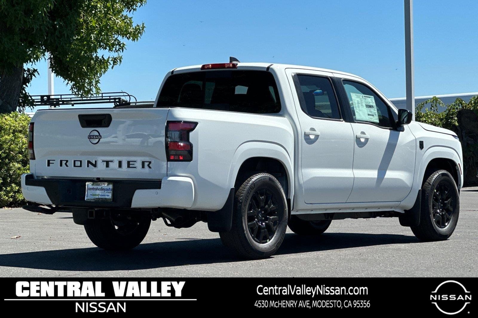 New 2026 Glacier White Nissan SV image 4