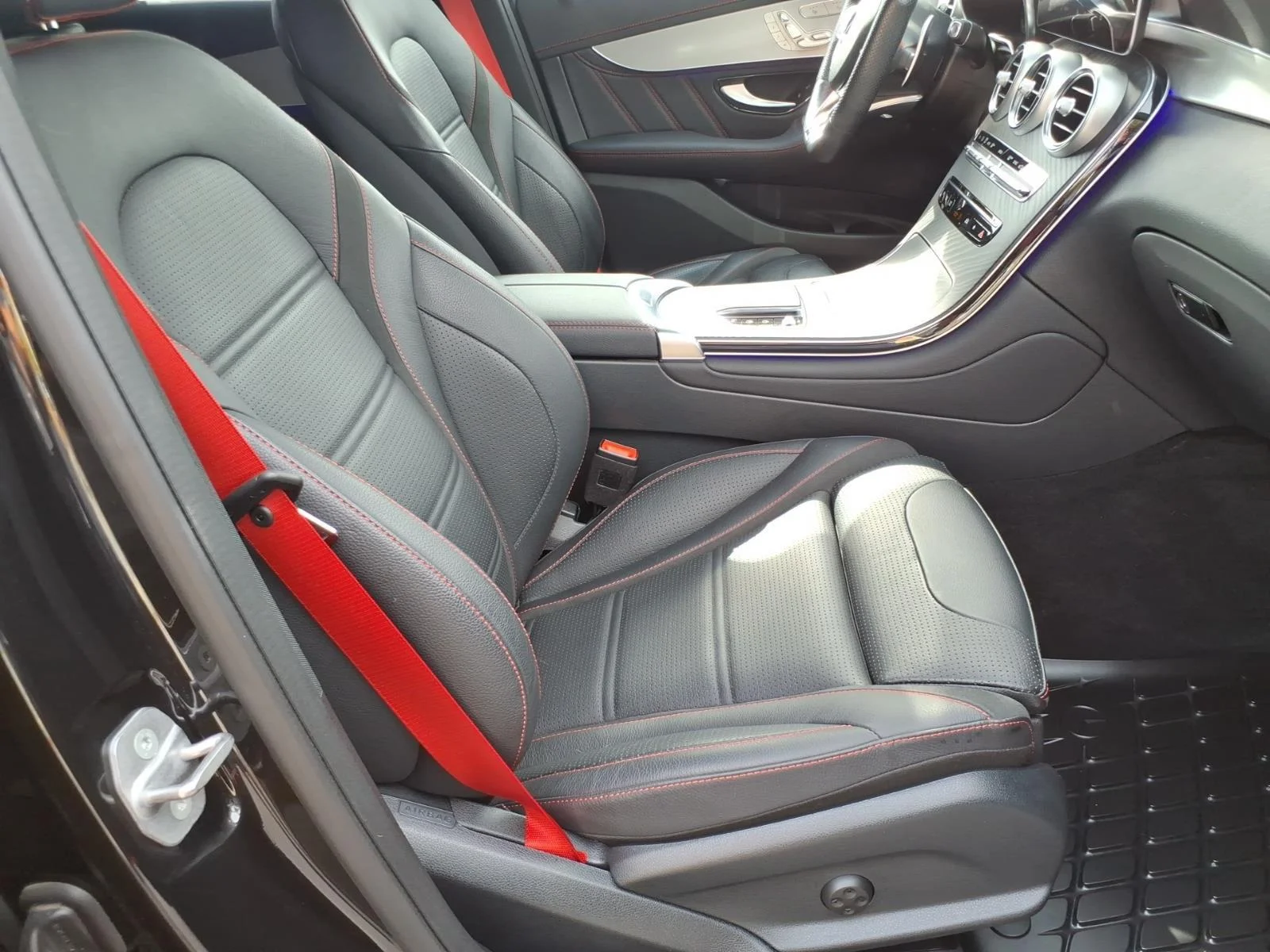 Used 2021 Obsidian Black Metallic Mercedes-Benz AMG® GLC 43 image 24