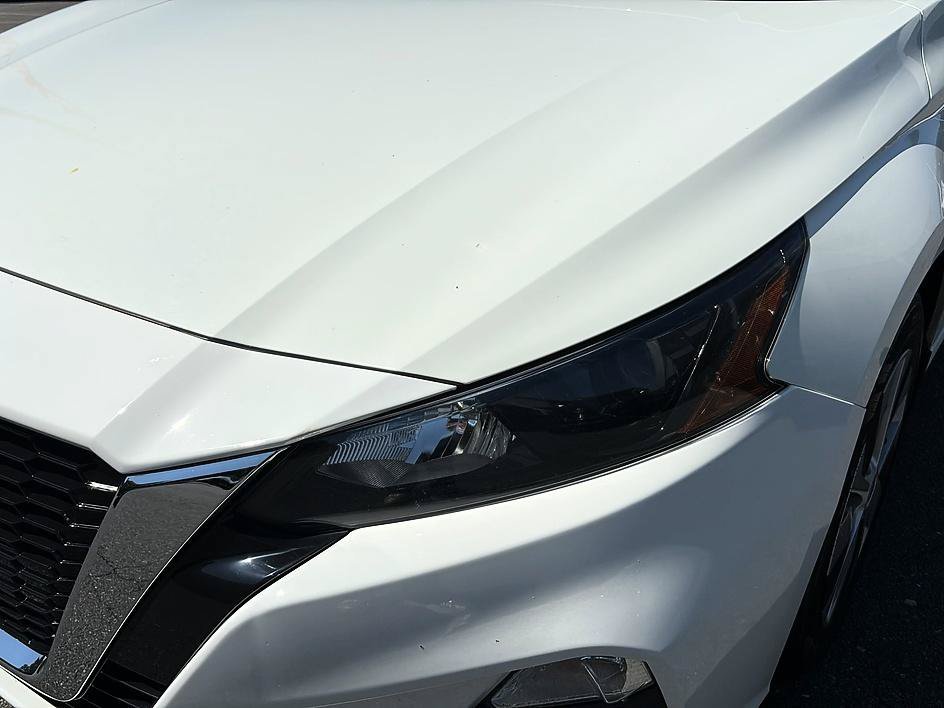 Used 2022 Glacier White Nissan 2.5 S image 13