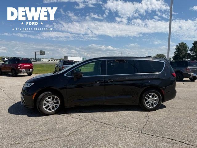 Used 2023 Brilliant Black Crystal Pearlcoat Chrysler Touring L image 7
