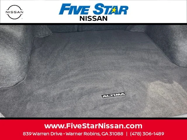 Used 2025 Silver Nissan 2.5 S image 9