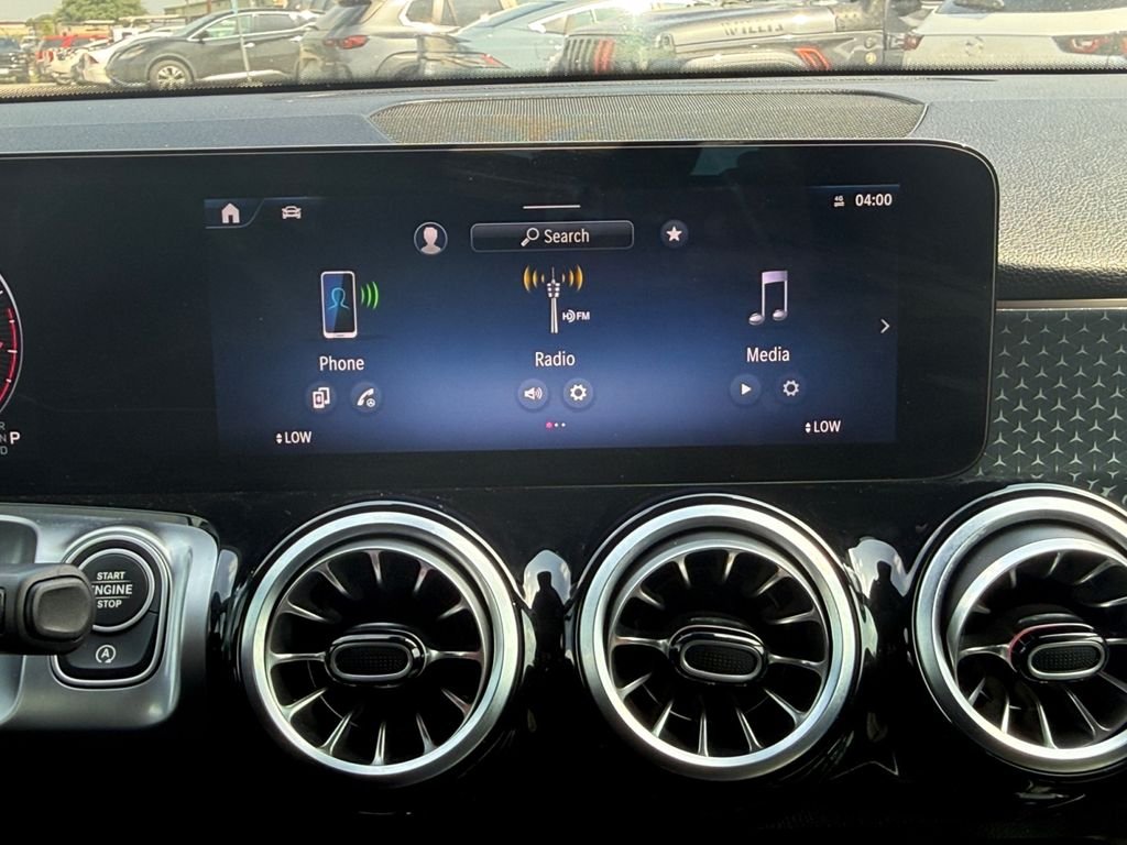 Used 2025 Black Mercedes-Benz GLB 250 image 21