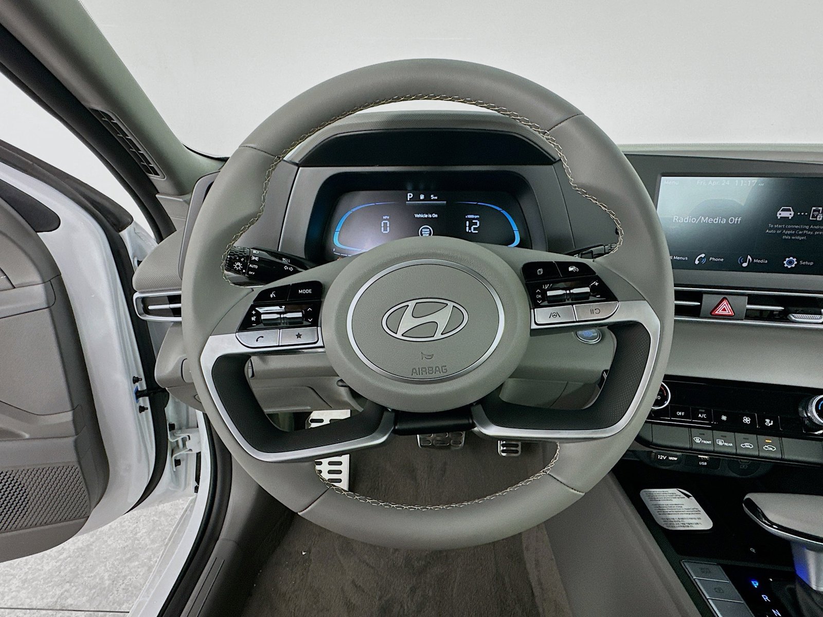 2026 Hyundai Elantra SEL Sport - Photo 13