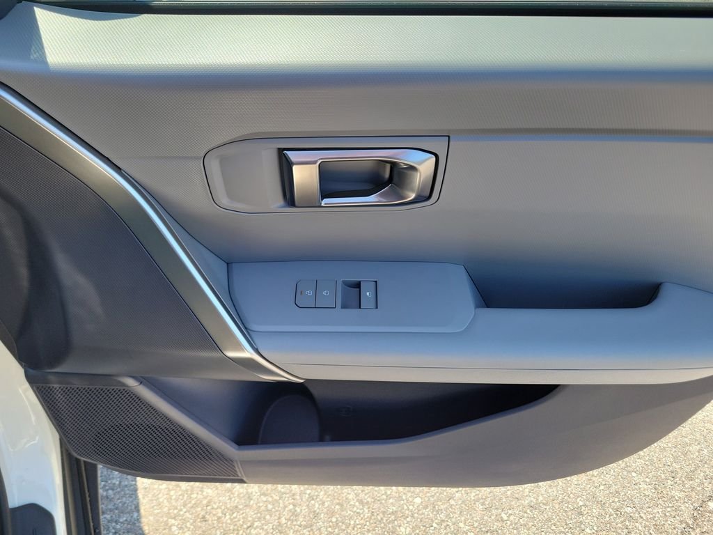 New 2027 White Kia S image 10