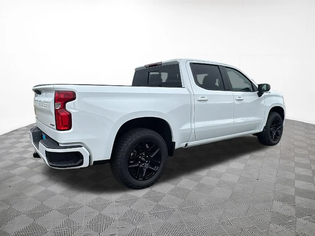 New 2026 Summit White Chevrolet RST image 9