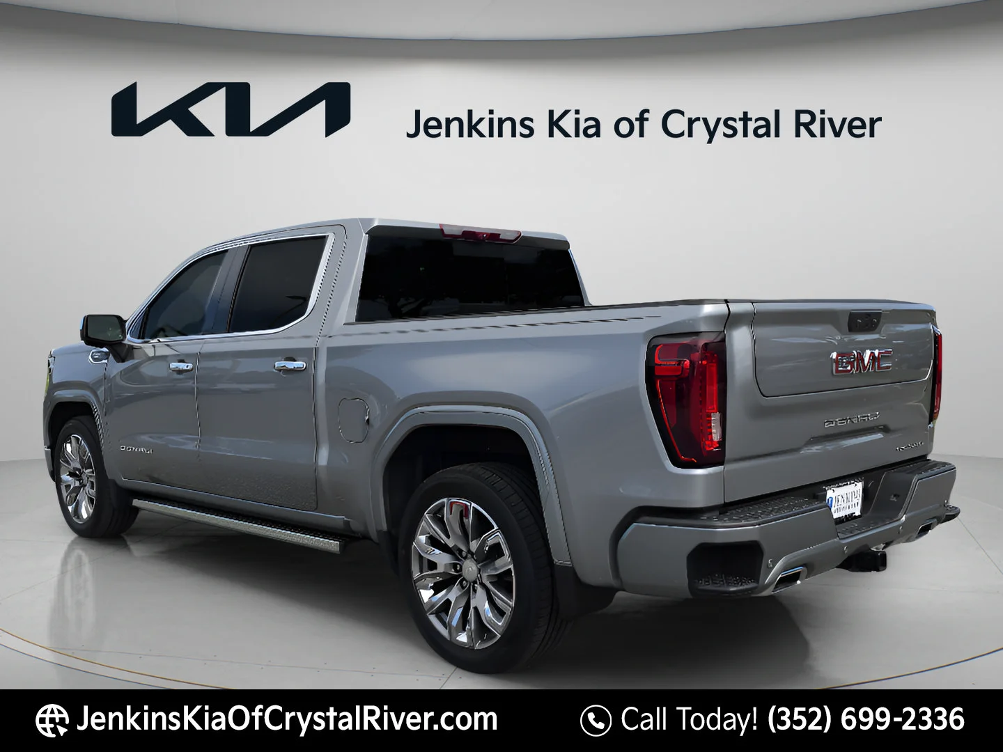 Used 2024 Sterling Metallic GMC Denali image 7